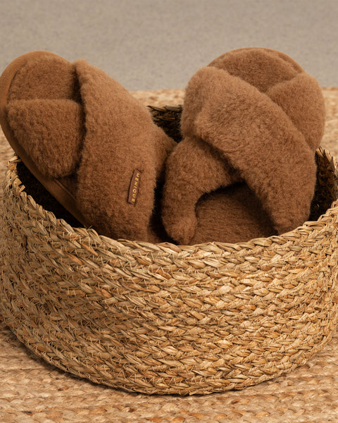Women&#39;s Cross Fluffy Slippers