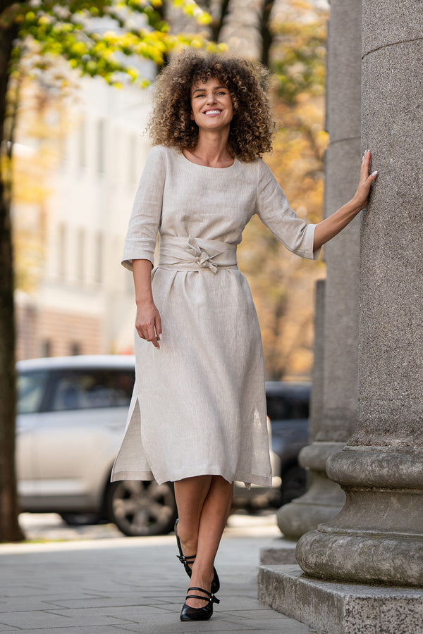 The menique women's linen wrap dress MILEY in natural color.