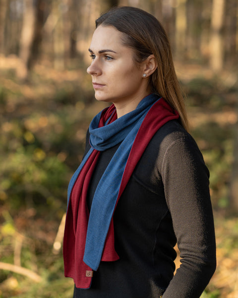 menique Women&#39;s Merino Scarf Denim/Royal Cherry Color