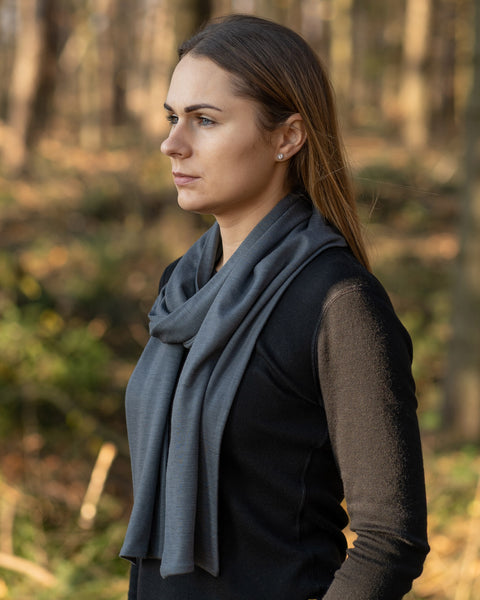menique Women&#39;s Merino Scarf Perfect Grey Color