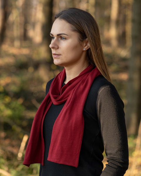 menique Women&#39;s Merino Scarf Royal Cherry Color